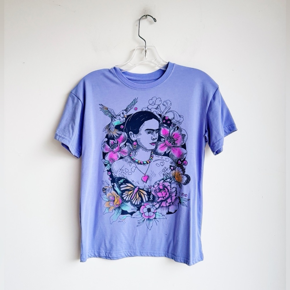 Frida Kahlo Graphic Tee | Lavender | XS | Soft Art Tee